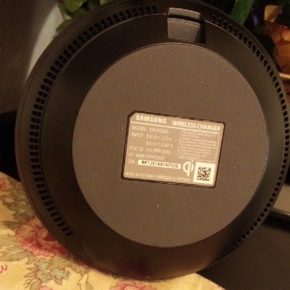 Samsung Black Wireless Fast Charger